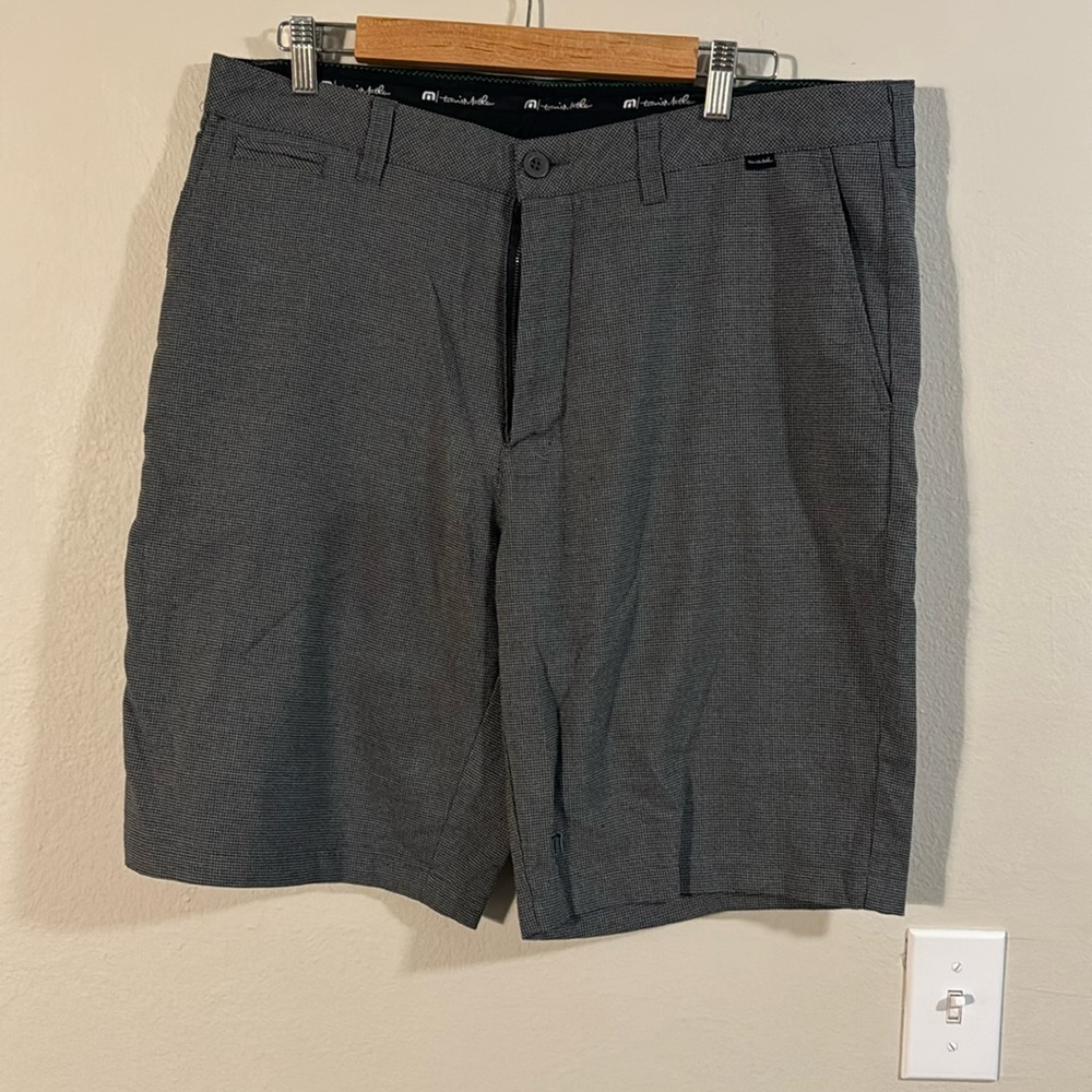 Travis Mathew Golf Shorts. Grey size 36